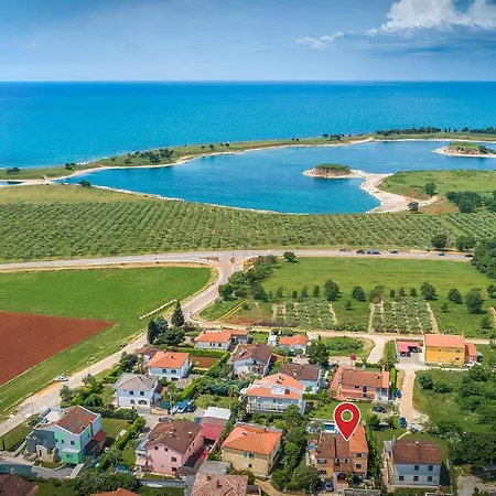 Semesterbostad Stunning Home In Umag With House A Panoramic View Umag