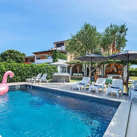 Stunning Home In Umag With House A Panoramic View * Umag