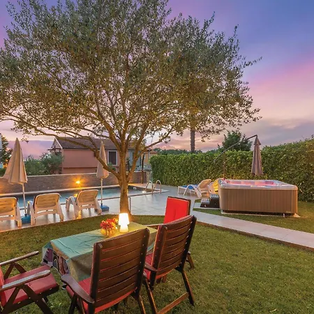 Semesterbostad Stunning Home In Umag With House A Panoramic View *