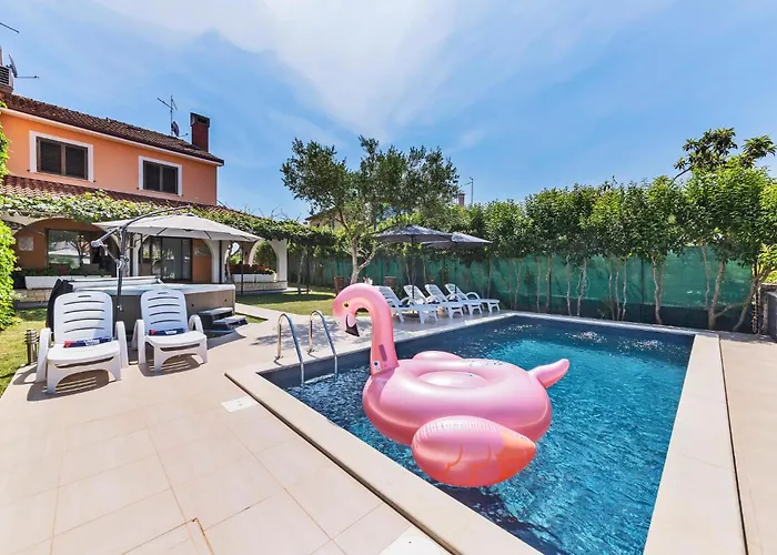 Vikendica Stunning Home In Umag Umag