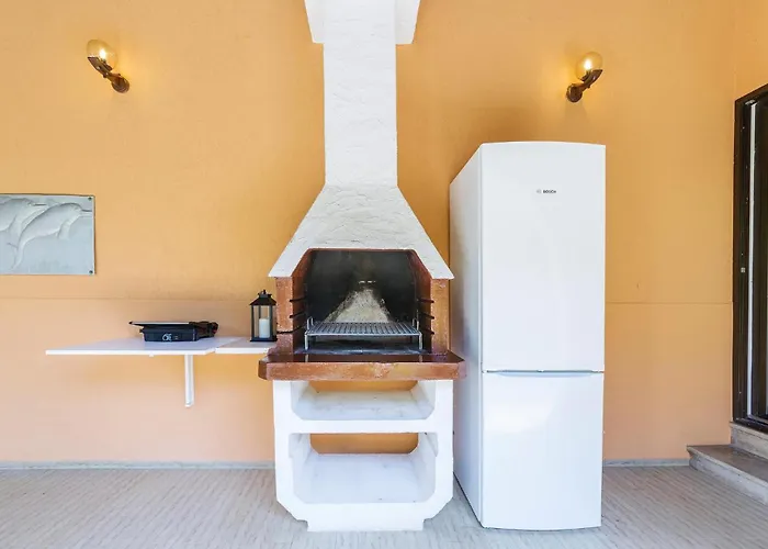 Stunning Home In Umag *