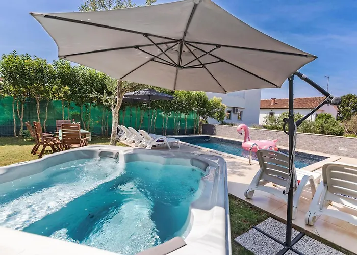 Stunning Home In Umag Vikendica *