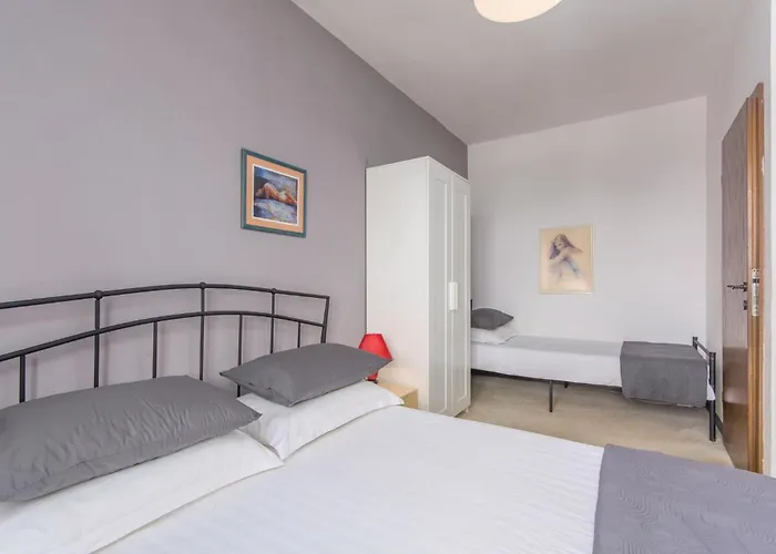 Stunning Home In Umag