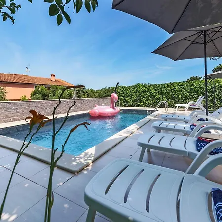 Stunning In With House A Panoramic View
