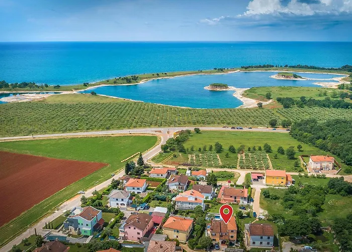Semesterbostad Stunning Home In Umag Umag