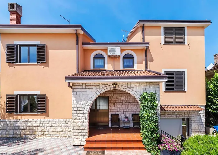Stunning Home In Umag Umag