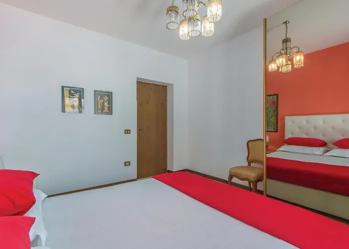Stunning Home In Umag *